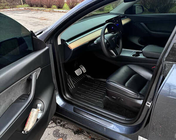 Серый Тесла Model Y, объемом двигателя 0 л и пробегом 82 тыс. км за 26500 $, фото 12 на Automoto.ua