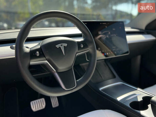 Серый Тесла Model Y, объемом двигателя 0 л и пробегом 160 тыс. км за 26750 $, фото 17 на Automoto.ua
