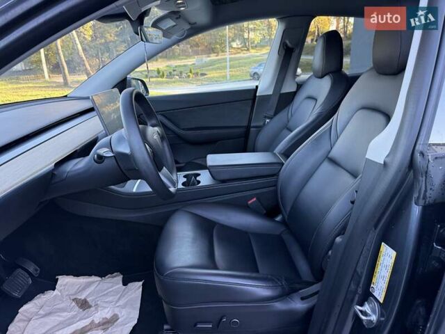 Серый Тесла Model Y, объемом двигателя 0 л и пробегом 38 тыс. км за 24999 $, фото 35 на Automoto.ua