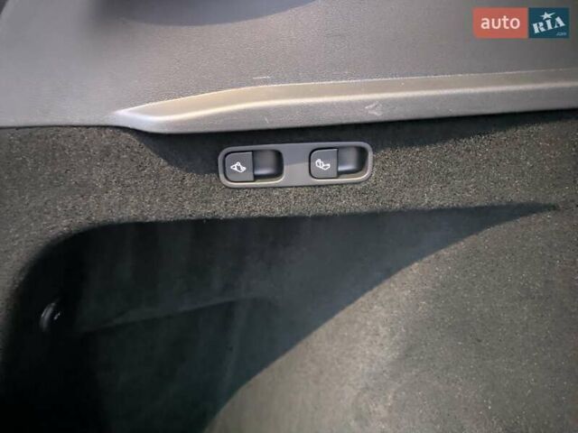 Серый Тесла Model Y, объемом двигателя 0 л и пробегом 27 тыс. км за 25900 $, фото 17 на Automoto.ua