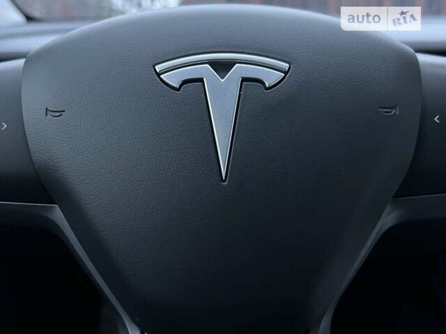 Серый Тесла Model Y, объемом двигателя 0 л и пробегом 19 тыс. км за 29999 $, фото 37 на Automoto.ua