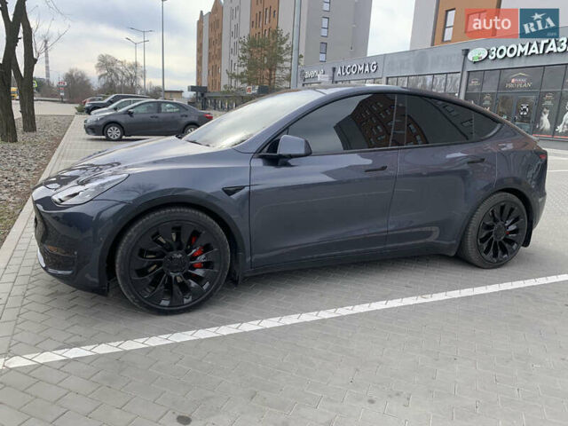 Серый Тесла Model Y, объемом двигателя 0 л и пробегом 29 тыс. км за 32700 $, фото 4 на Automoto.ua