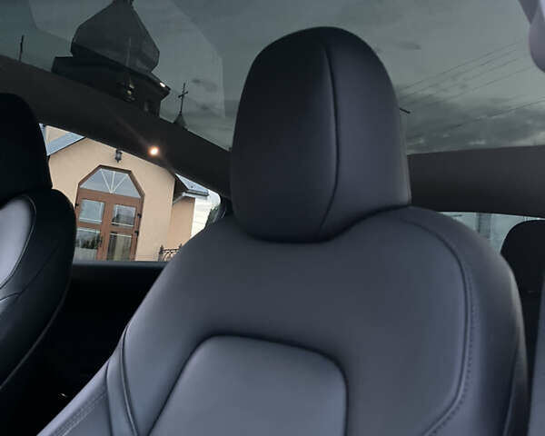 Серый Тесла Model Y, объемом двигателя 0 л и пробегом 30 тыс. км за 25000 $, фото 21 на Automoto.ua