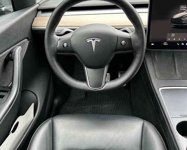 Серый Тесла Model Y, объемом двигателя 0 л и пробегом 37 тыс. км за 25000 $, фото 14 на Automoto.ua