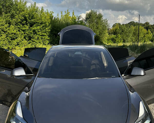 Серый Тесла Model Y, объемом двигателя 0 л и пробегом 41 тыс. км за 30000 $, фото 4 на Automoto.ua