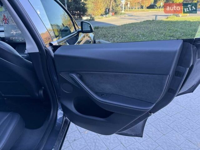 Серый Тесла Model Y, объемом двигателя 0 л и пробегом 38 тыс. км за 24999 $, фото 42 на Automoto.ua