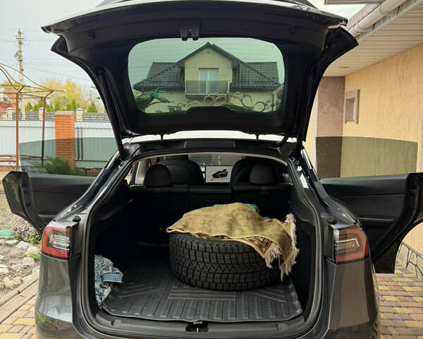 Серый Тесла Model Y, объемом двигателя 0 л и пробегом 156 тыс. км за 24900 $, фото 7 на Automoto.ua