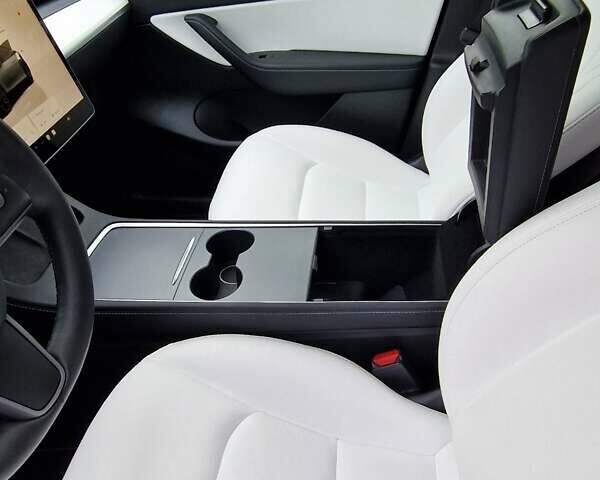 Серый Тесла Model Y, объемом двигателя 0 л и пробегом 38 тыс. км за 35000 $, фото 34 на Automoto.ua