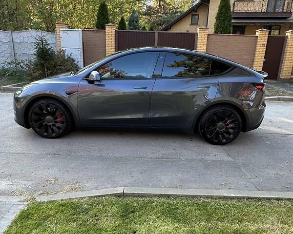 Серый Тесла Model Y, объемом двигателя 0 л и пробегом 28 тыс. км за 32999 $, фото 8 на Automoto.ua