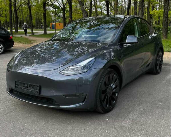 Серый Тесла Model Y, объемом двигателя 0 л и пробегом 54 тыс. км за 31500 $, фото 2 на Automoto.ua