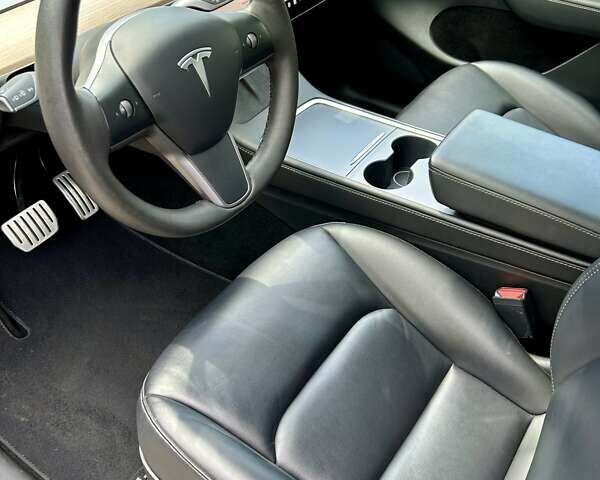 Серый Тесла Model Y, объемом двигателя 0 л и пробегом 56 тыс. км за 28500 $, фото 37 на Automoto.ua