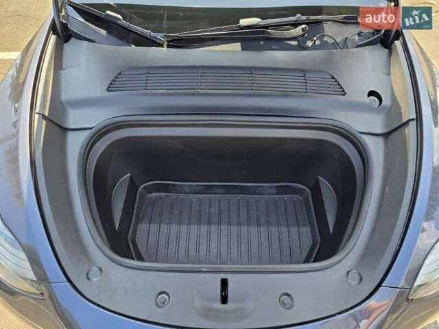 Серый Тесла Model Y, объемом двигателя 0 л и пробегом 34 тыс. км за 27500 $, фото 42 на Automoto.ua