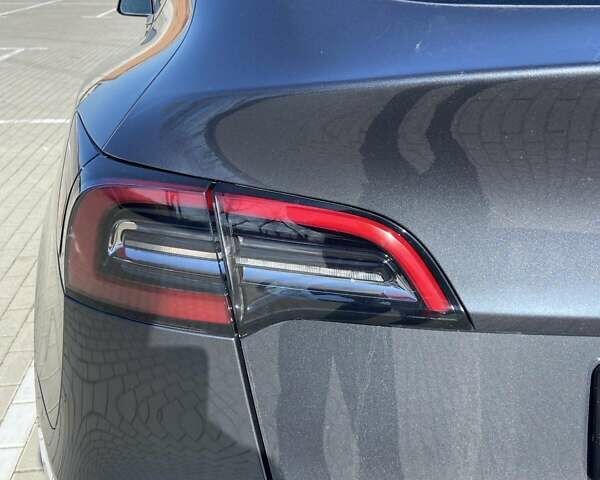Серый Тесла Model Y, объемом двигателя 0 л и пробегом 32 тыс. км за 27500 $, фото 35 на Automoto.ua