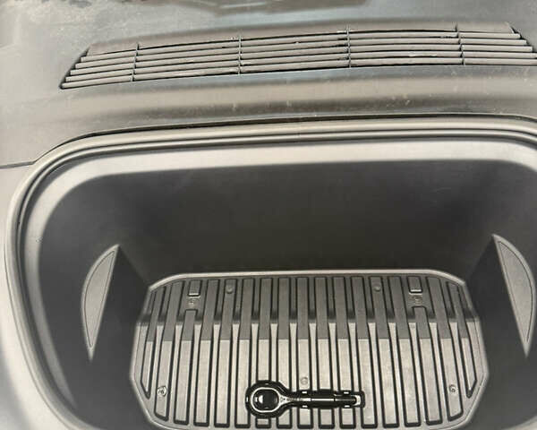 Сірий Тесла Model Y, об'ємом двигуна 0 л та пробігом 47 тис. км за 29500 $, фото 5 на Automoto.ua