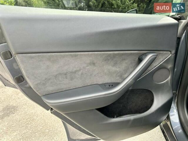 Серый Тесла Model Y, объемом двигателя 0 л и пробегом 56 тыс. км за 28500 $, фото 31 на Automoto.ua