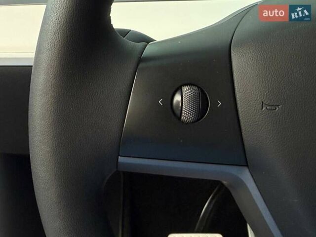 Серый Тесла Model Y, объемом двигателя 0 л и пробегом 85 тыс. км за 23900 $, фото 29 на Automoto.ua