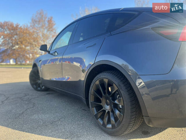 Серый Тесла Model Y, объемом двигателя 0 л и пробегом 50 тыс. км за 36000 $, фото 1 на Automoto.ua