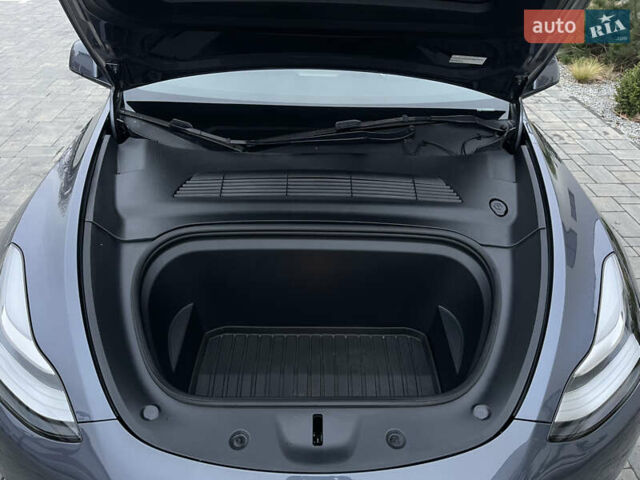 Сірий Тесла Model Y, об'ємом двигуна 0 л та пробігом 65 тис. км за 25500 $, фото 41 на Automoto.ua