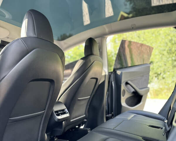 Серый Тесла Model Y, объемом двигателя 0 л и пробегом 41 тыс. км за 30000 $, фото 19 на Automoto.ua