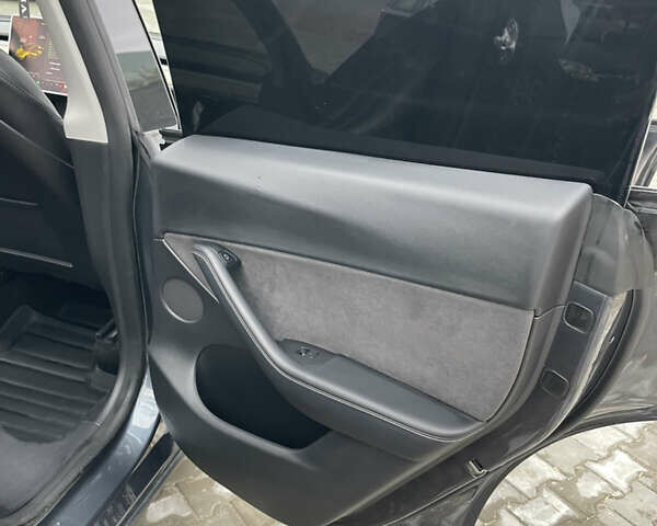 Сірий Тесла Model Y, об'ємом двигуна 0 л та пробігом 118 тис. км за 25900 $, фото 31 на Automoto.ua