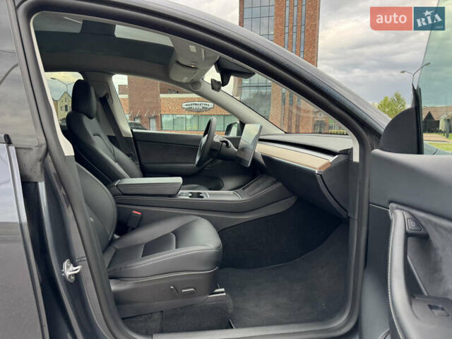 Серый Тесла Model Y, объемом двигателя 0 л и пробегом 27 тыс. км за 27500 $, фото 16 на Automoto.ua