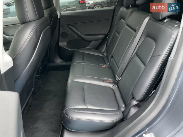 Серый Тесла Model Y, объемом двигателя 0 л и пробегом 44 тыс. км за 29900 $, фото 11 на Automoto.ua