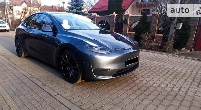 Серый Тесла Model Y, объемом двигателя 0 л и пробегом 35 тыс. км за 29950 $, фото 2 на Automoto.ua