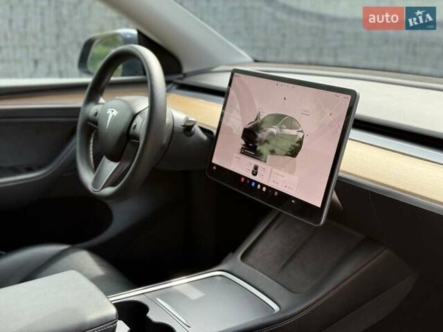 Серый Тесла Model Y, объемом двигателя 0 л и пробегом 93 тыс. км за 23400 $, фото 18 на Automoto.ua
