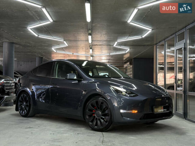 Серый Тесла Model Y, объемом двигателя 0 л и пробегом 39 тыс. км за 26500 $, фото 1 на Automoto.ua