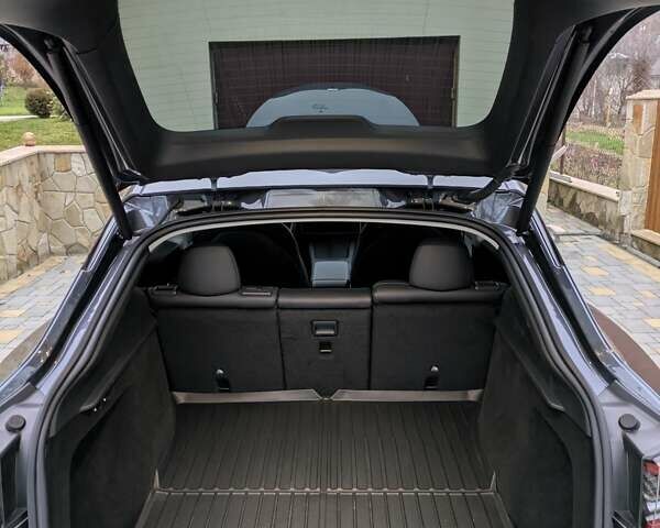 Серый Тесла Model Y, объемом двигателя 0 л и пробегом 27 тыс. км за 25900 $, фото 16 на Automoto.ua