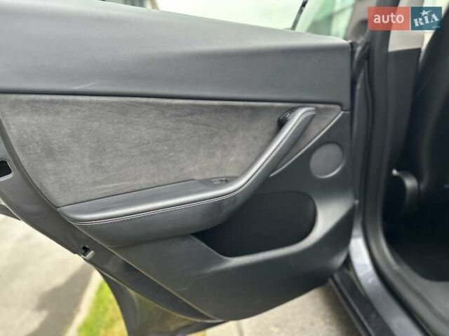 Сірий Тесла Model Y, об'ємом двигуна 0 л та пробігом 121 тис. км за 25000 $, фото 20 на Automoto.ua
