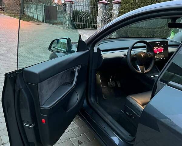 Серый Тесла Model Y, объемом двигателя 0 л и пробегом 84 тыс. км за 24400 $, фото 16 на Automoto.ua