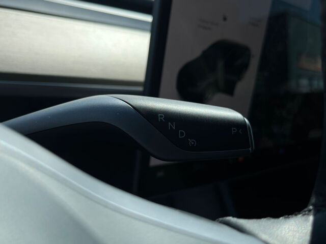 Серый Тесла Model Y, объемом двигателя 82 л и пробегом 22 тыс. км за 27000 $, фото 14 на Automoto.ua
