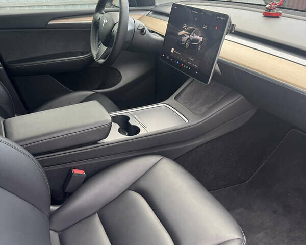 Серый Тесла Model Y, объемом двигателя 0 л и пробегом 39 тыс. км за 29800 $, фото 11 на Automoto.ua