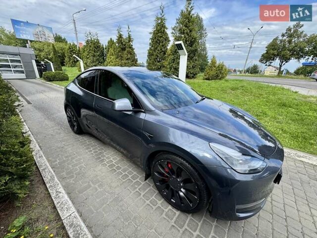 Серый Тесла Model Y, объемом двигателя 0 л и пробегом 28 тыс. км за 40865 $, фото 4 на Automoto.ua