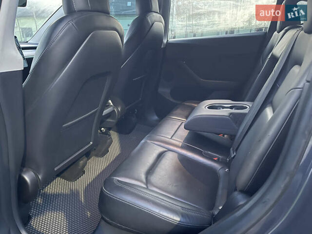 Серый Тесла Model Y, объемом двигателя 0 л и пробегом 144 тыс. км за 22000 $, фото 5 на Automoto.ua