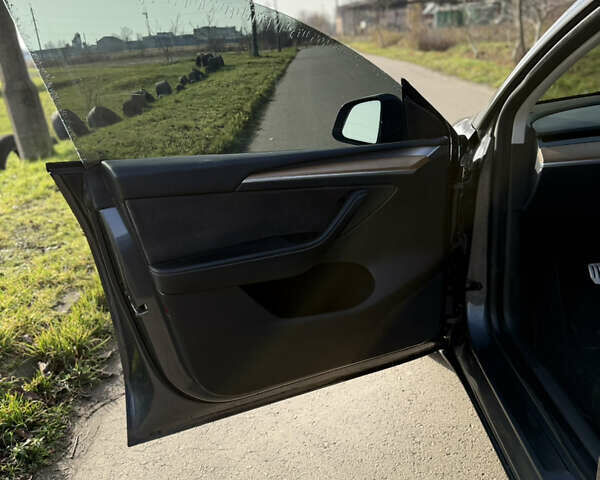 Серый Тесла Model Y, объемом двигателя 0 л и пробегом 84 тыс. км за 22999 $, фото 21 на Automoto.ua