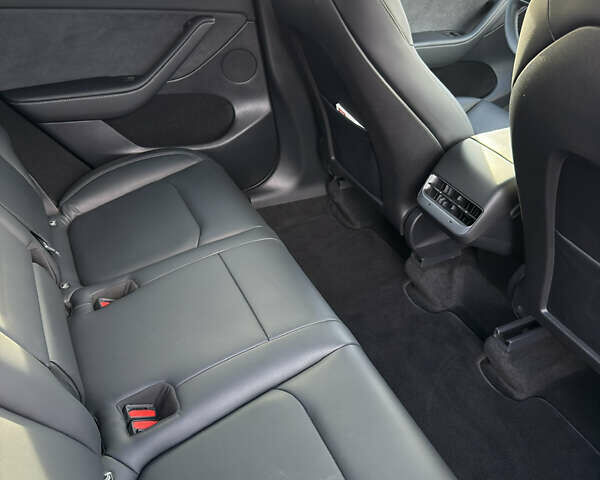 Сірий Тесла Model Y, об'ємом двигуна 0 л та пробігом 47 тис. км за 29500 $, фото 19 на Automoto.ua