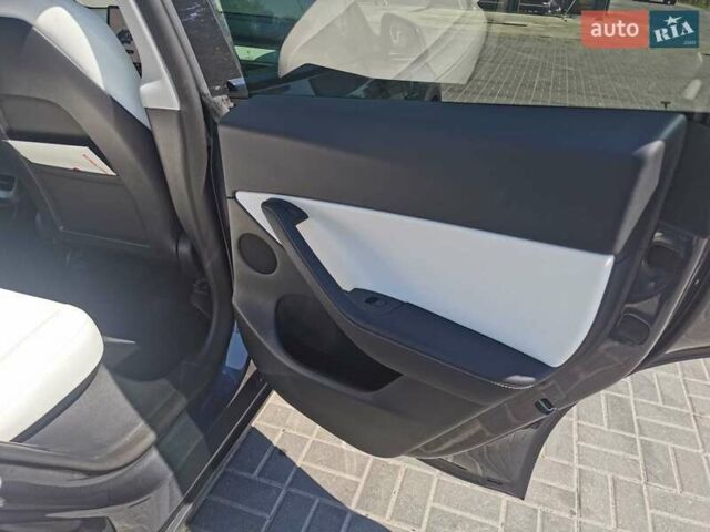 Серый Тесла Model Y, объемом двигателя 0 л и пробегом 3 тыс. км за 45500 $, фото 12 на Automoto.ua