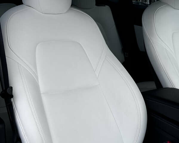 Серый Тесла Model Y, объемом двигателя 0 л и пробегом 26 тыс. км за 28900 $, фото 51 на Automoto.ua