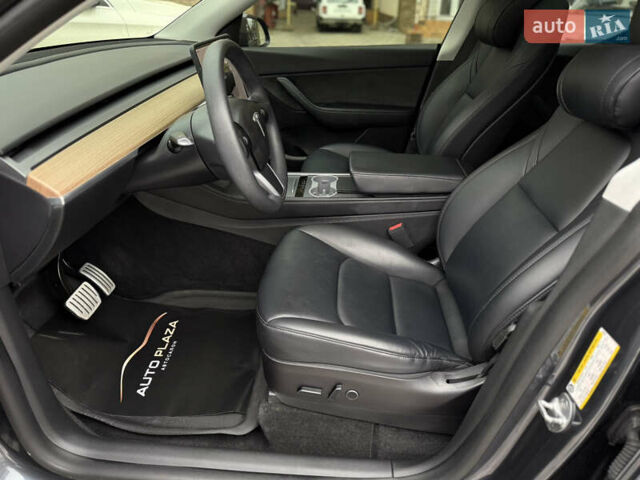 Серый Тесла Model Y, объемом двигателя 0 л и пробегом 53 тыс. км за 28000 $, фото 38 на Automoto.ua