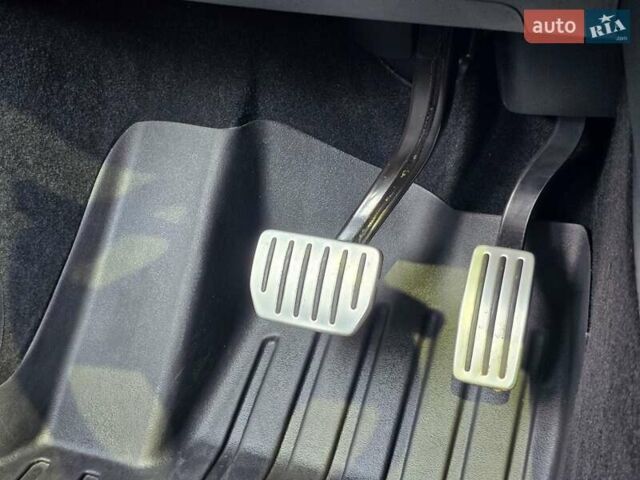 Серый Тесла Model Y, объемом двигателя 0 л и пробегом 34 тыс. км за 27500 $, фото 24 на Automoto.ua