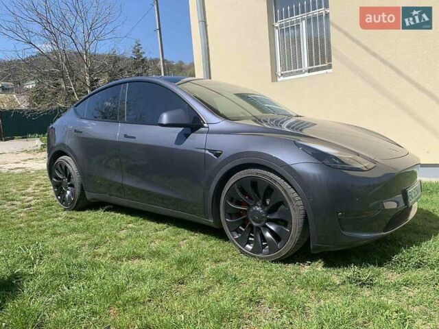 Серый Тесла Model Y, объемом двигателя 0 л и пробегом 54 тыс. км за 24000 $, фото 1 на Automoto.ua