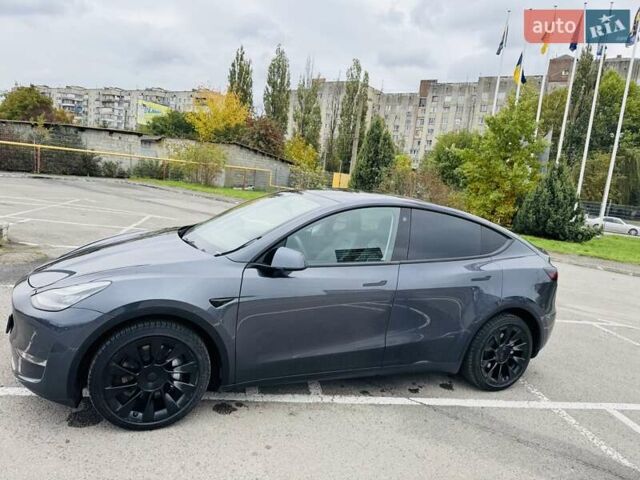 Серый Тесла Model Y, объемом двигателя 0 л и пробегом 61 тыс. км за 25500 $, фото 3 на Automoto.ua