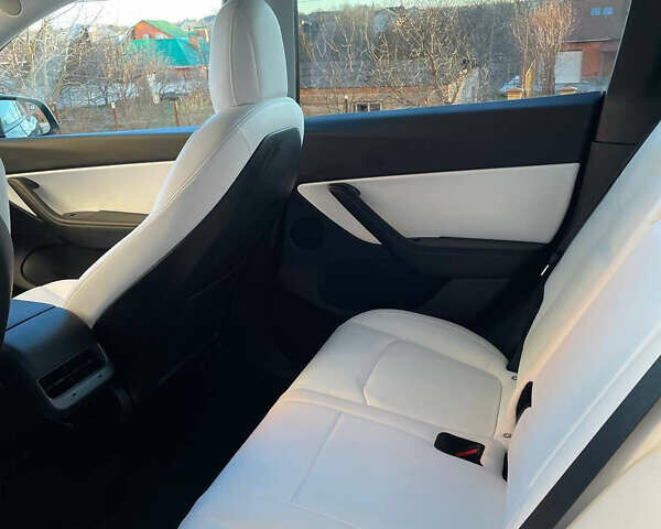 Серый Тесла Model Y, объемом двигателя 0 л и пробегом 41 тыс. км за 27500 $, фото 5 на Automoto.ua