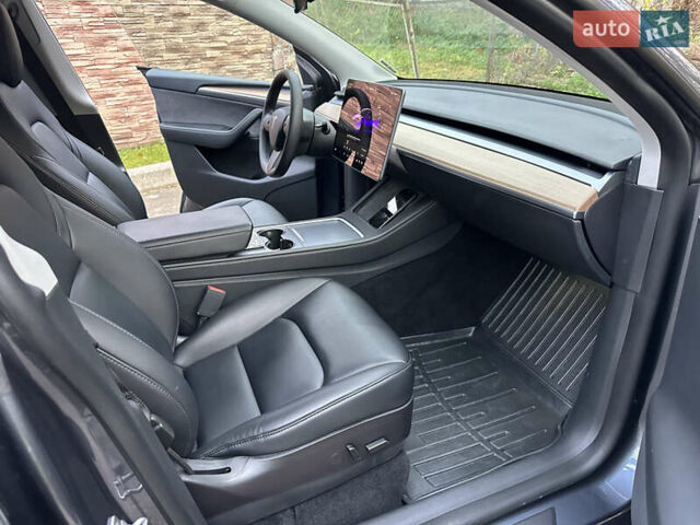 Серый Тесла Model Y, объемом двигателя 0 л и пробегом 95 тыс. км за 24900 $, фото 11 на Automoto.ua