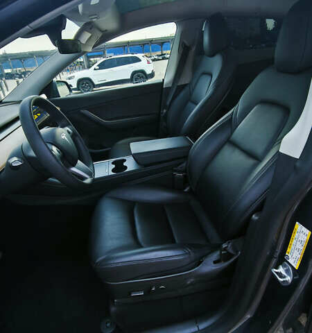 Тесла Model Y 2022 у Харкові на Automoto.ua Сірий Тесла Model Y, об'ємом двигуна 0 л та пробігом 93 тис. км за 26000 $, фото 5 на Automoto.ua