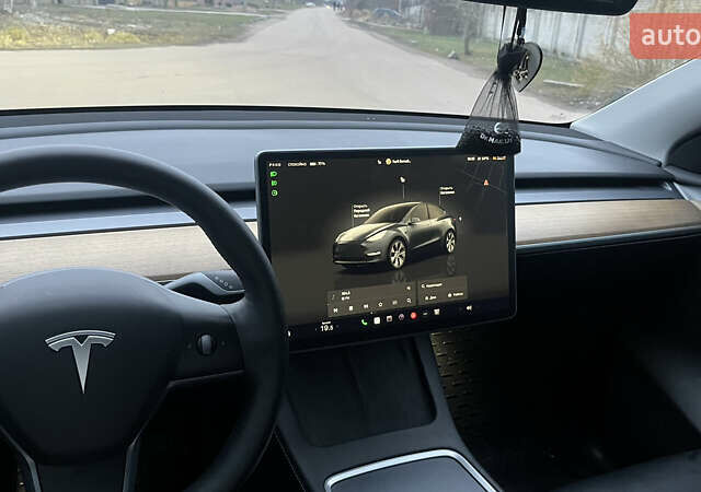 Серый Тесла Model Y, объемом двигателя 0 л и пробегом 42 тыс. км за 30000 $, фото 15 на Automoto.ua