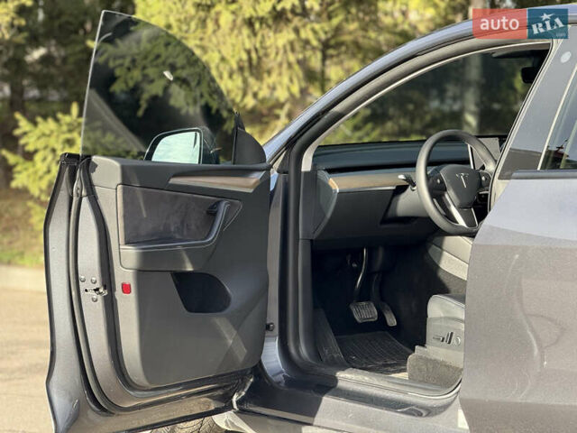 Сірий Тесла Model Y, об'ємом двигуна 0 л та пробігом 67 тис. км за 25000 $, фото 29 на Automoto.ua