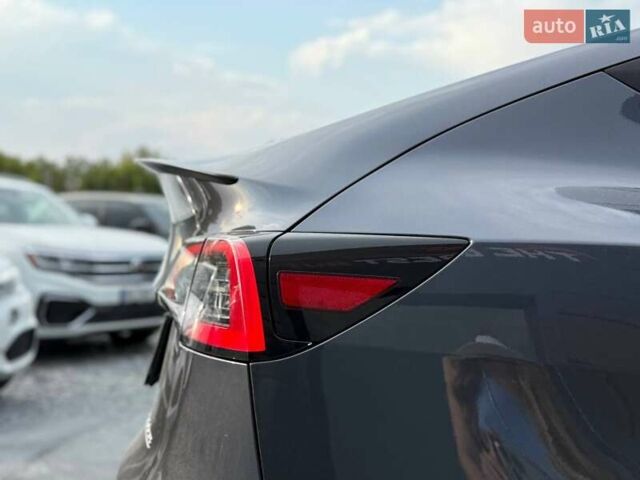 Серый Тесла Model Y, объемом двигателя 0 л и пробегом 85 тыс. км за 23900 $, фото 11 на Automoto.ua